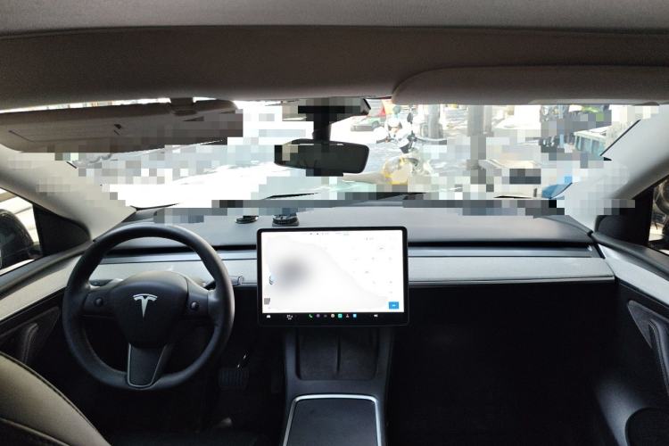 Used Tesla Model Y 2023 Rear-Wheel-Drive Version Center Console