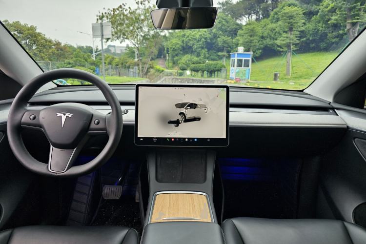 Used Tesla Model Y 2023 Rear-Wheel-Drive Version Center Console