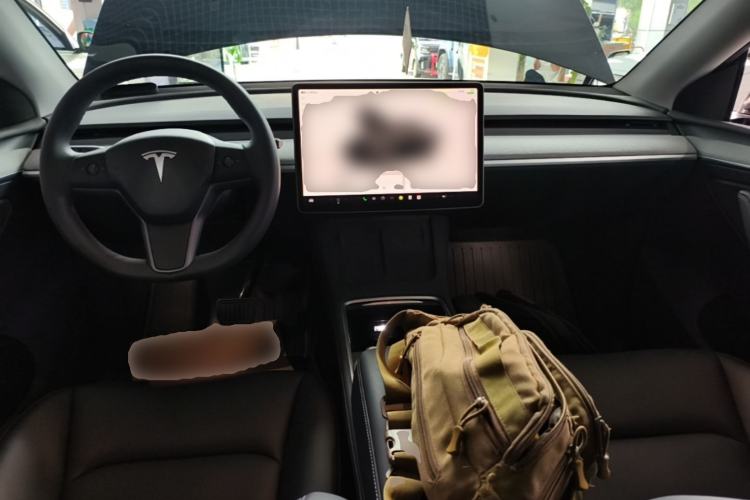 Used Tesla Model Y 2023 Rear-Wheel-Drive Version Center Console