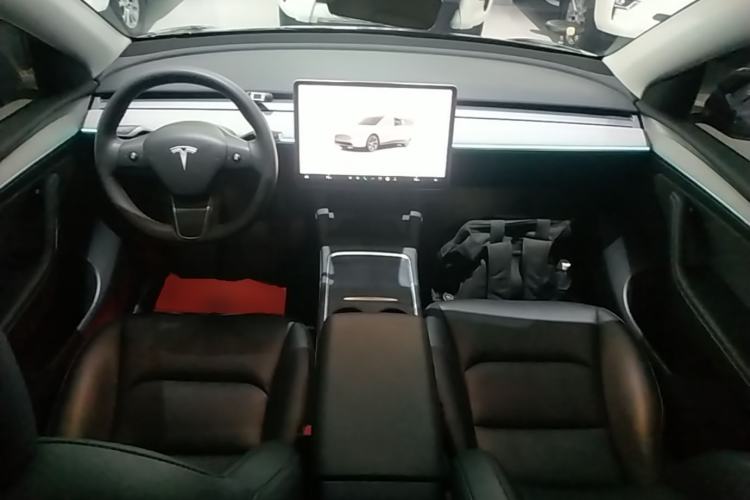 Used Tesla Model Y 2023 Rear-Wheel-Drive Version Center Console