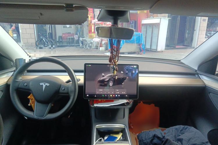 Used Tesla Model Y 2023 Rear-Wheel-Drive Version Center Console