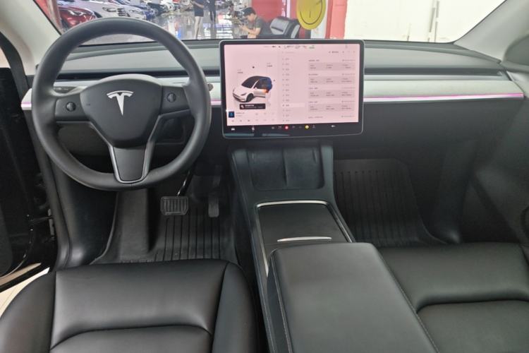 Used Tesla Model Y 2023 Rear-Wheel-Drive Version Center Console