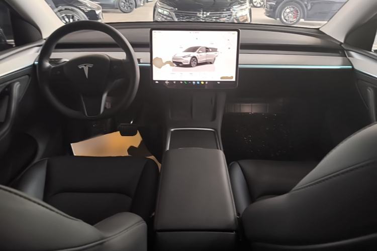 Used Tesla Model Y 2023 Rear-Wheel-Drive Version Center Console