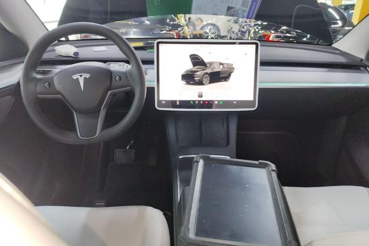 Used Tesla Model Y 2023 Rear-Wheel-Drive Version Center Console