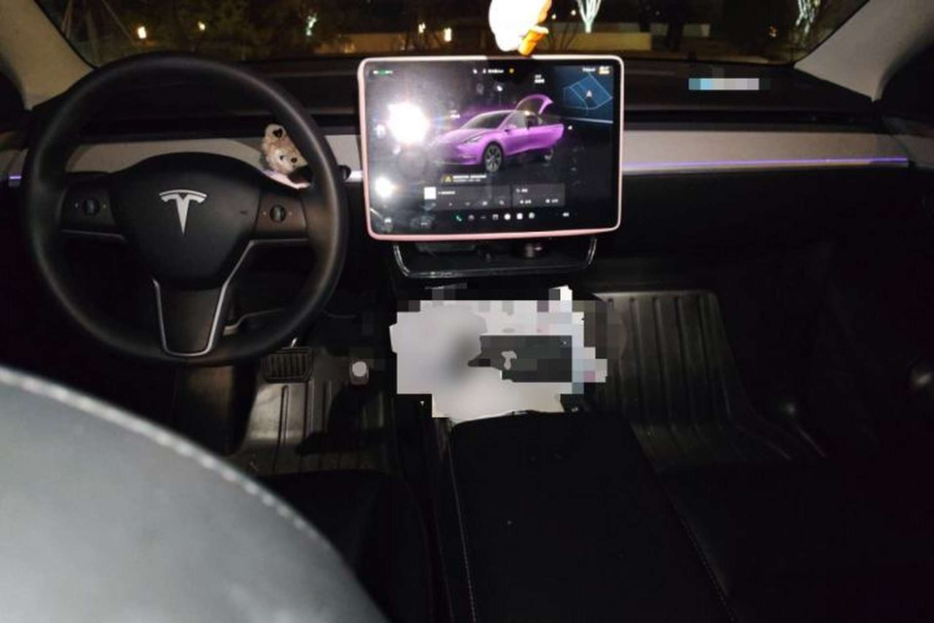 Used Tesla Model Y 2023 Rear-Wheel-Drive Version Center Console