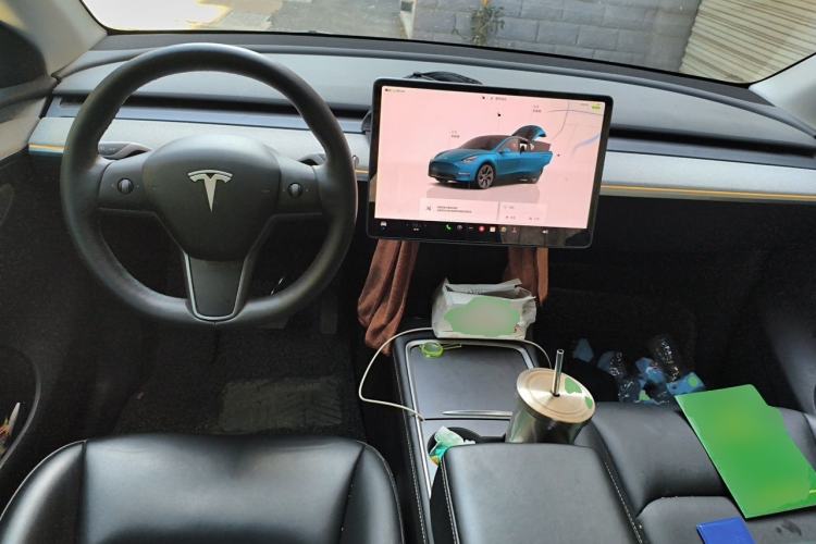 Used Tesla Model Y 2023 Rear-Wheel-Drive Version Center Console