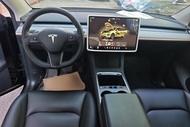 Used Tesla Model Y 2023 Rear-Wheel-Drive Version Center Console