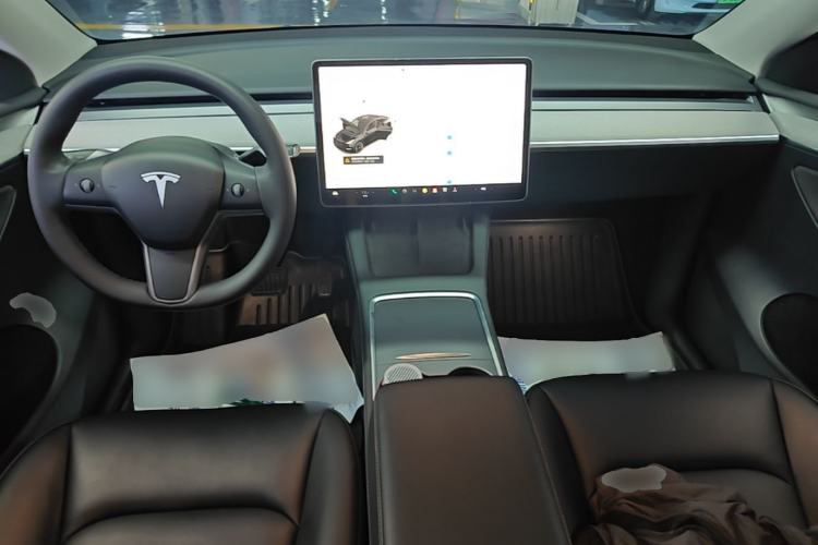 Used Tesla Model Y 2023 Rear-Wheel-Drive Version Center Console