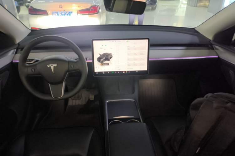 Used Tesla Model Y 2023 Rear-Wheel-Drive Version Center Console