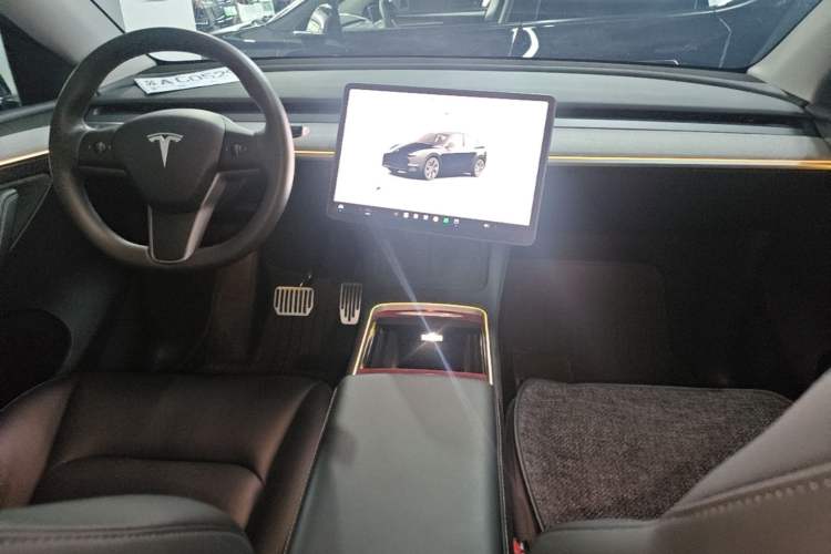 Used Tesla Model Y 2023 Rear-Wheel-Drive Version Center Console