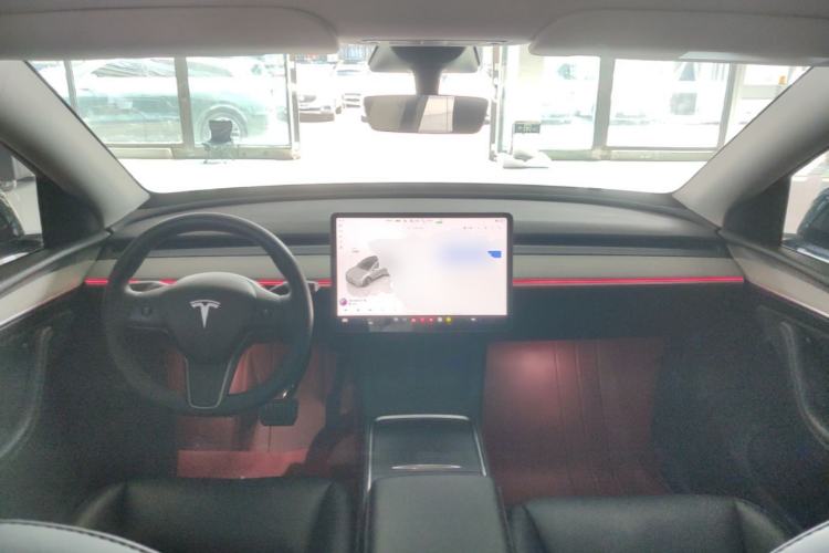 Used Tesla Model Y 2023 Long-Range All-Wheel-Drive Version Center Console