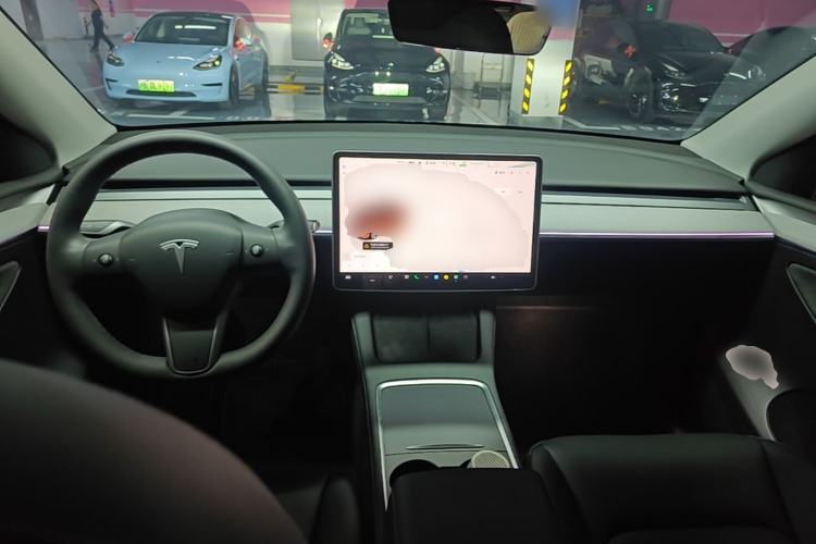 Used Tesla Model Y 2023 Rear-Wheel-Drive Version Center Console