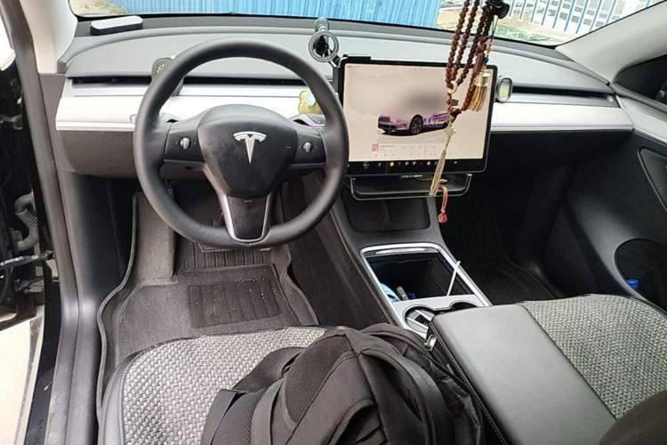 Used Tesla Model Y 2023 Rear-Wheel-Drive Version Center Console