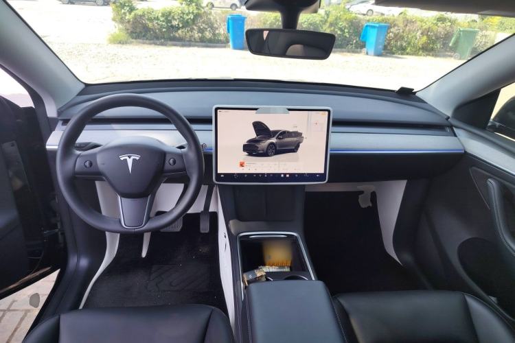 Used Tesla Model Y 2023 Rear-Wheel-Drive Version Center Console