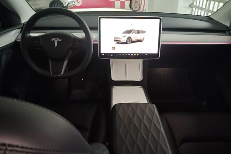 Used Tesla Model Y 2023 Rear-Wheel-Drive Version Center Console