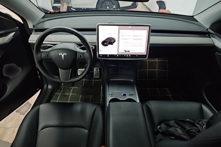 Used Tesla Model Y 2023 Rear-Wheel-Drive Version Center Console