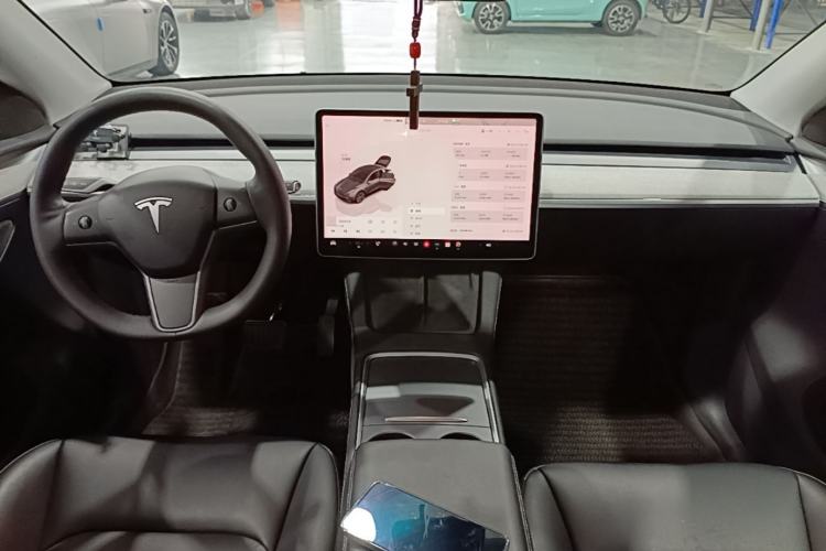 Used Tesla Model Y 2023 Rear-Wheel-Drive Version Center Console