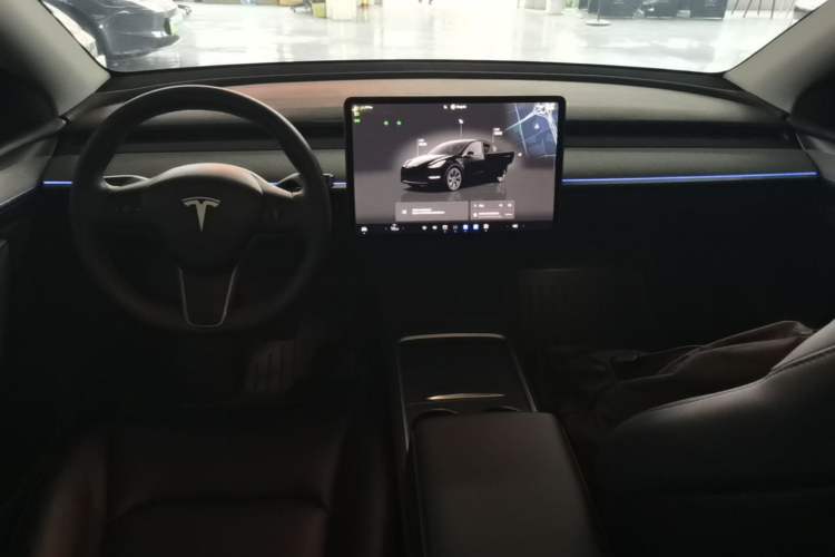 Used Tesla Model Y 2023 Rear-Wheel-Drive Version Center Console