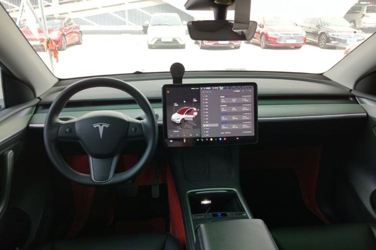 Used Tesla Model Y 2023 Rear-Wheel-Drive Version Center Console