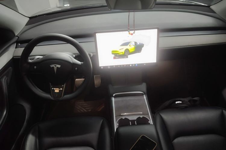 Used Tesla Model Y 2023 Rear-Wheel-Drive Version Center Console