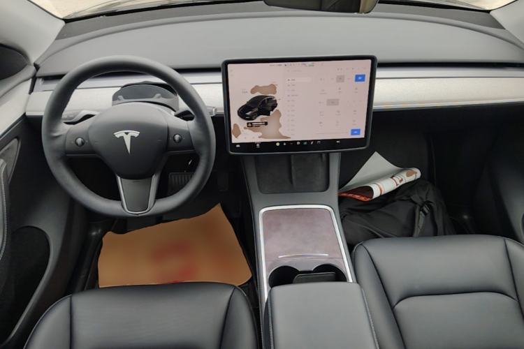 Used Tesla Model Y 2023 Rear-Wheel-Drive Version Center Console