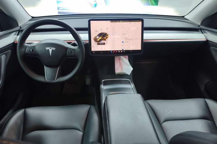 Used Tesla Model Y 2023 Rear-Wheel-Drive Version Center Console