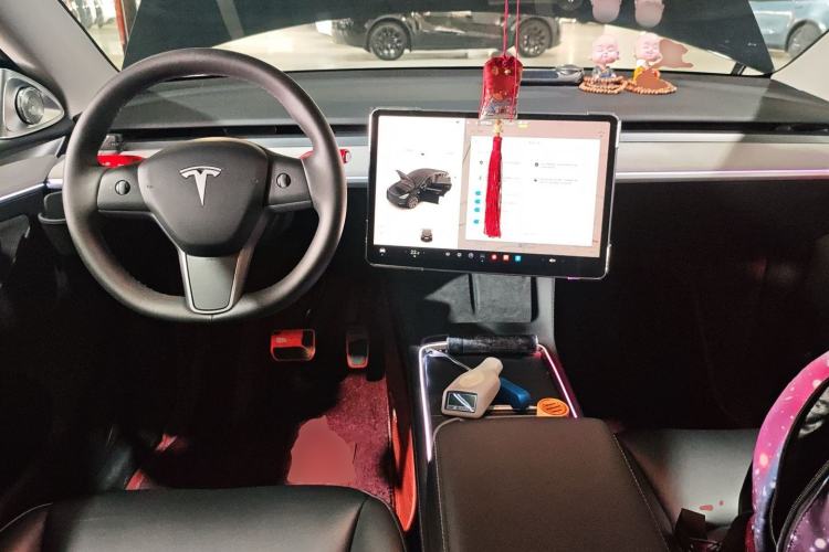 Used Tesla Model Y 2023 Rear-Wheel-Drive Version Center Console