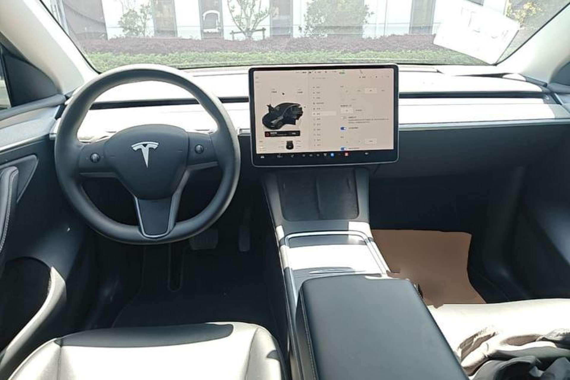 Used Tesla Model Y 2023 Rear-Wheel-Drive Version Center Console