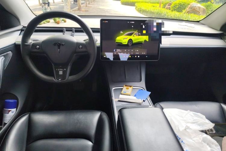 Used Tesla Model Y 2023 Rear-Wheel-Drive Version Center Console