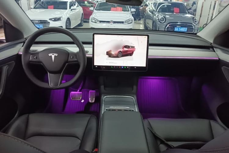 Used Tesla Model Y 2023 Rear-Wheel-Drive Version Center Console