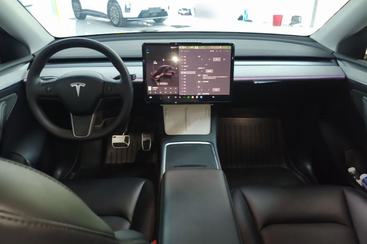 Used Tesla Model Y 2023 Rear-Wheel-Drive Version Center Console