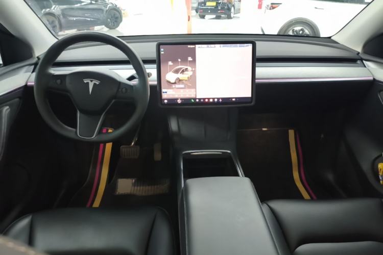 Used Tesla Model Y 2023 Rear-Wheel-Drive Version Center Console