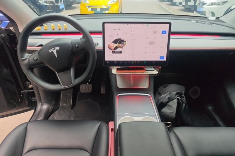 Used Tesla Model Y 2023 Rear-Wheel-Drive Version Center Console