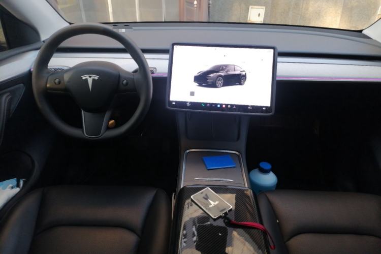 Used Tesla Model Y 2023 Rear-Wheel-Drive Version Center Console