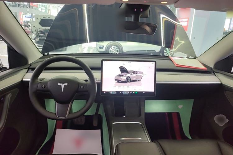 Used Tesla Model Y 2023 Rear-Wheel-Drive Version Center Console