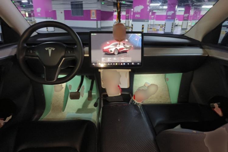 Used Tesla Model Y 2023 Rear-Wheel-Drive Version Center Console