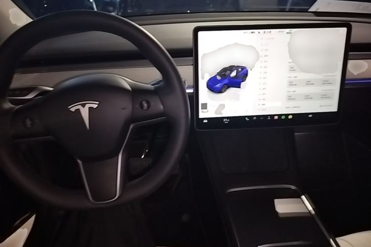 Used Tesla Model Y 2023 Rear-Wheel-Drive Version Center Console