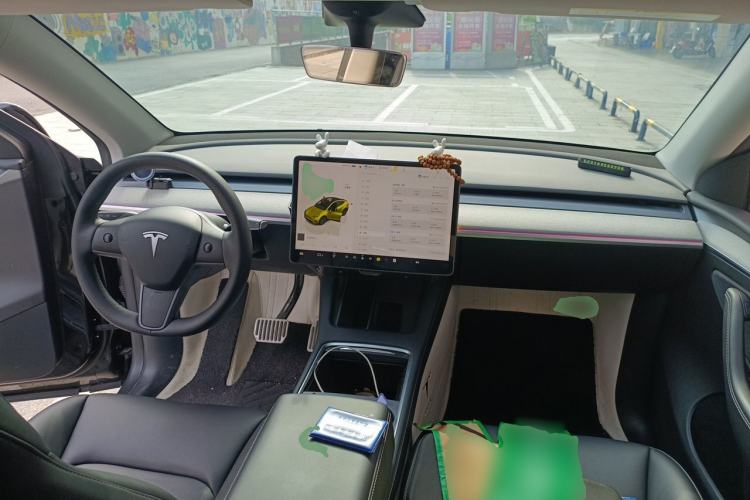 Used Tesla Model Y 2023 Rear-Wheel-Drive Version Center Console