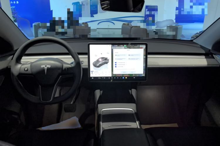 Used Tesla Model Y 2023 Rear-Wheel-Drive Version Center Console