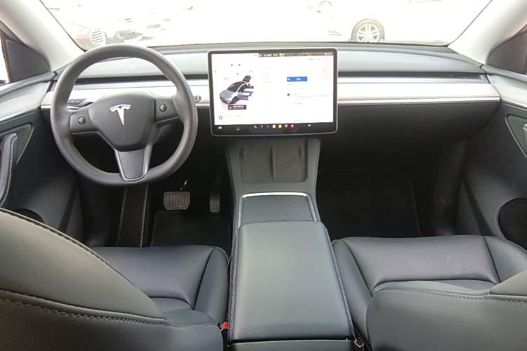 Used Tesla Model Y 2023 Rear-Wheel-Drive Version Center Console