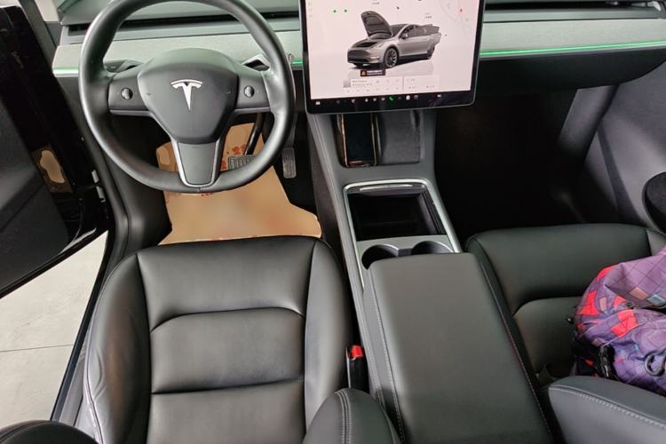 Used Tesla Model Y 2023 Rear-Wheel-Drive Version Center Console