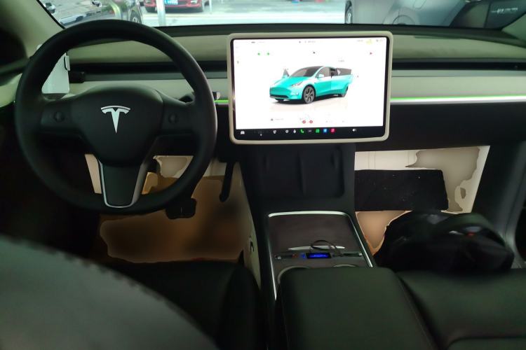 Used Tesla Model Y 2023 Rear-Wheel-Drive Version Center Console