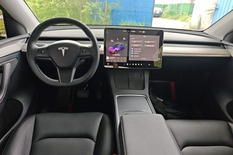 Used Tesla Model Y 2023 Rear-Wheel-Drive Version Center Console