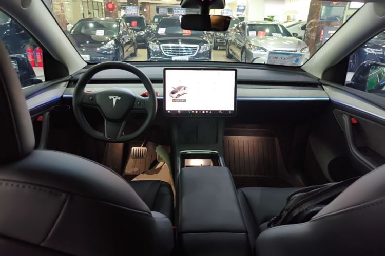 Used Tesla Model Y 2023 Rear-Wheel-Drive Version Center Console