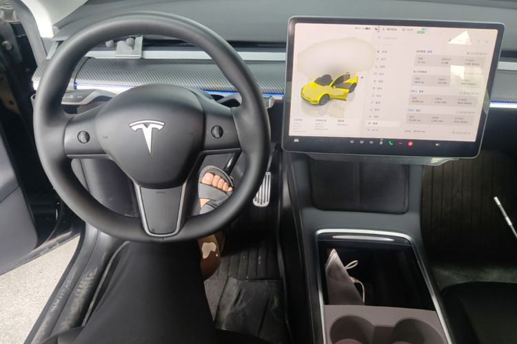 Used Tesla Model Y 2023 Rear-Wheel-Drive Version Center Console