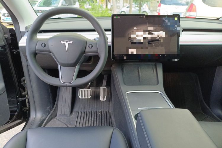 Used Tesla Model Y 2023 Rear-Wheel-Drive Version Center Console