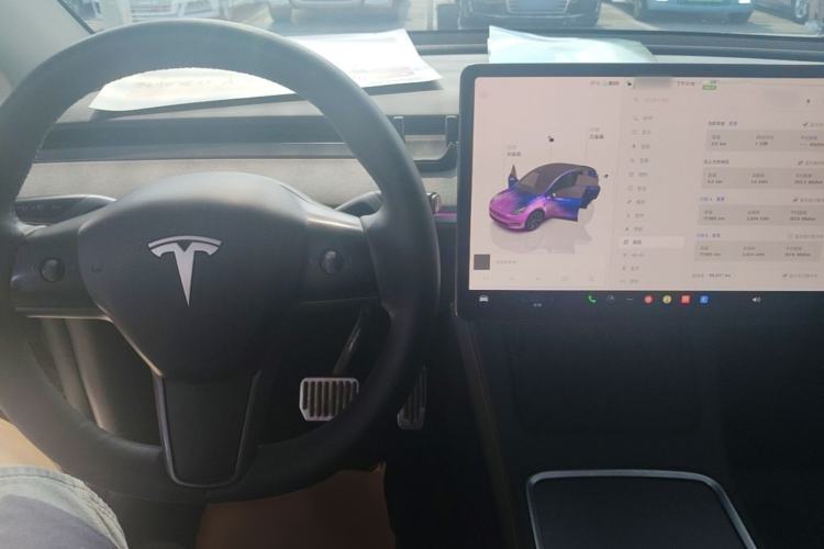 Used Tesla Model Y 2023 Rear-Wheel-Drive Version Center Console