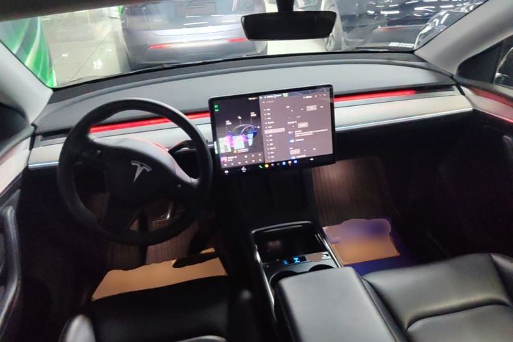 Used Tesla Model Y 2023 Rear-Wheel-Drive Version Center Console