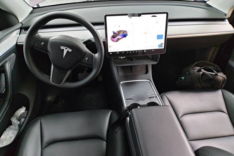 Used Tesla Model Y 2023 Rear-Wheel-Drive Version Center Console