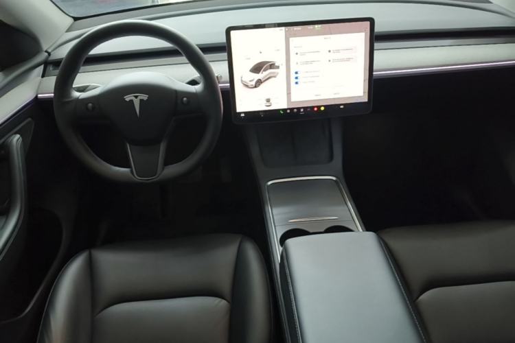 Used Tesla Model Y 2023 Rear-Wheel-Drive Version Center Console